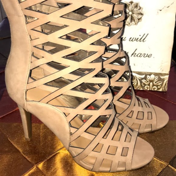 ❌SOLD❌Faux/Leather Cage - Picture 2 of 13